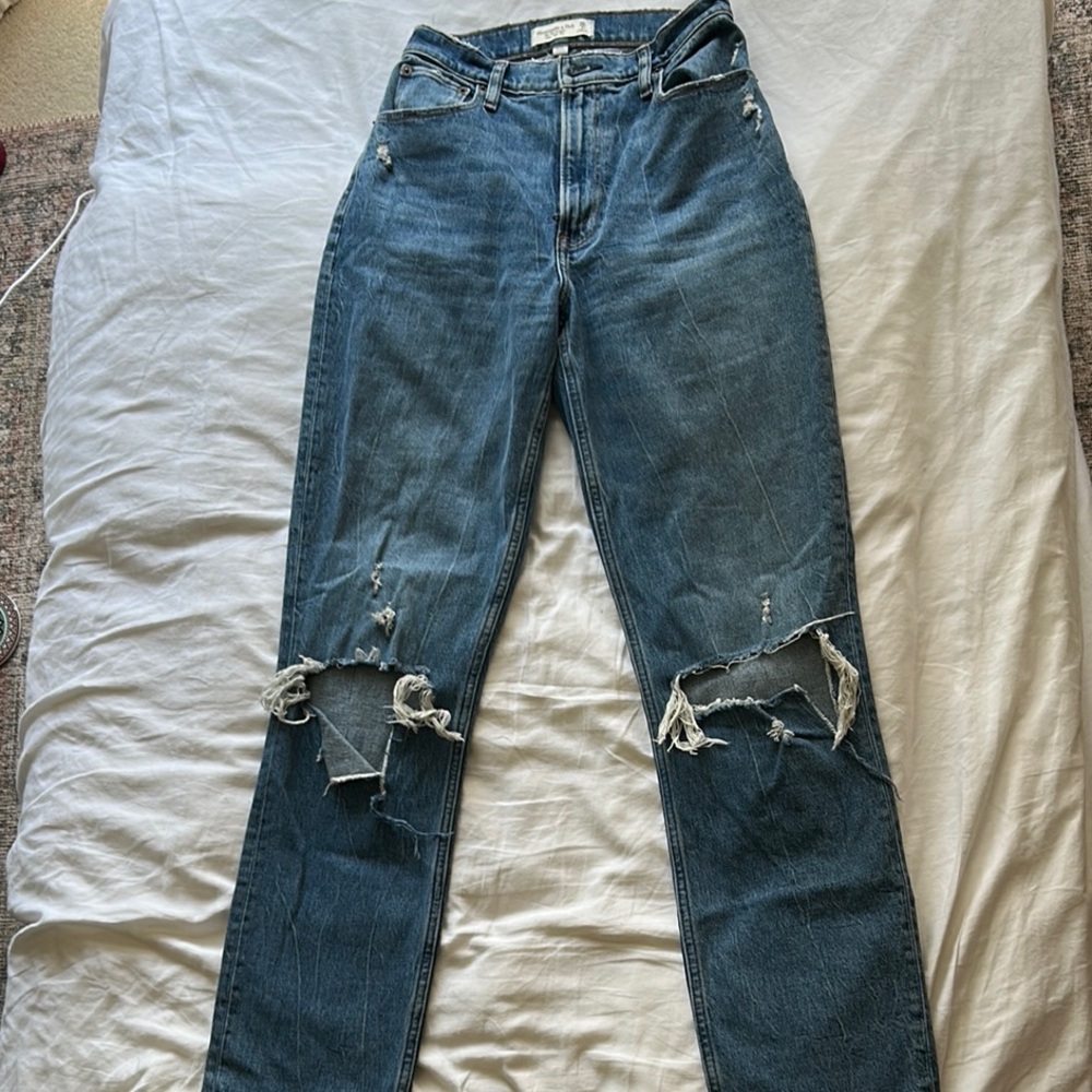 Abercrombie & Fitch Distressed Denim Jeans- 90s Straight Ultra High Rise